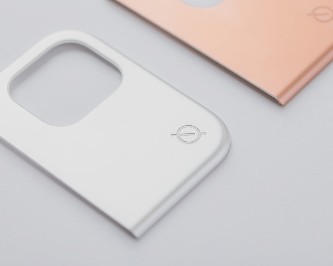 Aluminum image – Recyclable aluminium, anodised strengthen metal. high quality materials. sustainably source materials. polished aluminium. coloured metal tech accessories, aluminum phone cases airpods pro cases. Grade 5052 tough protection