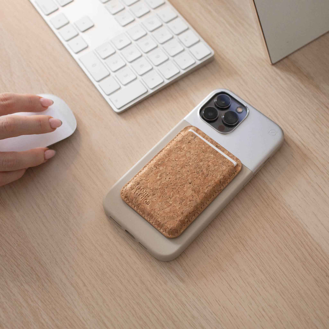keep MagSafe card wallet Atom Studios#color_natural-cork
